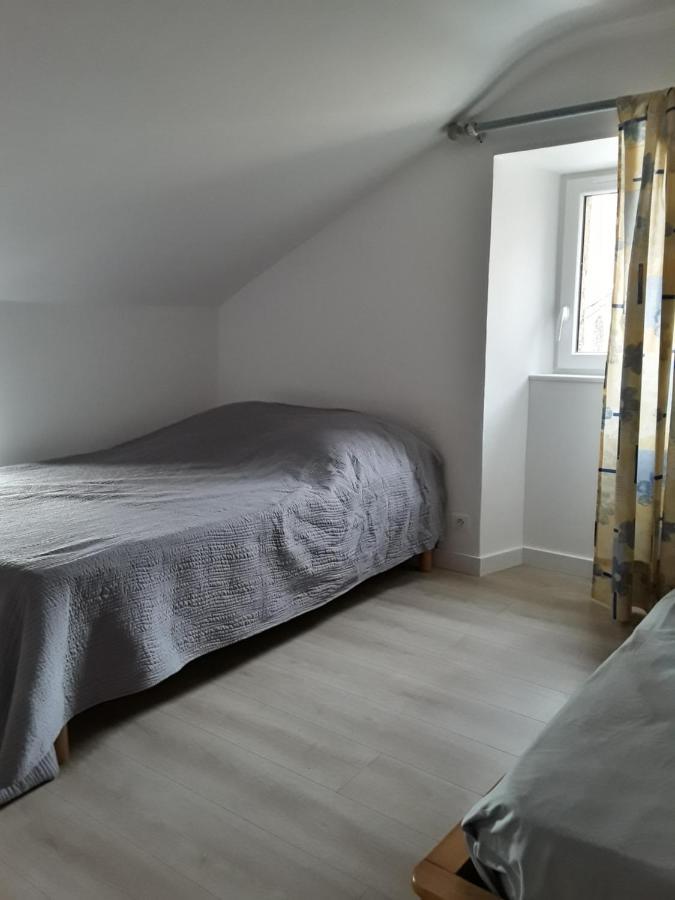 Gite Le Jaya Saint-Georges-de-Luzencon ภายนอก รูปภาพ