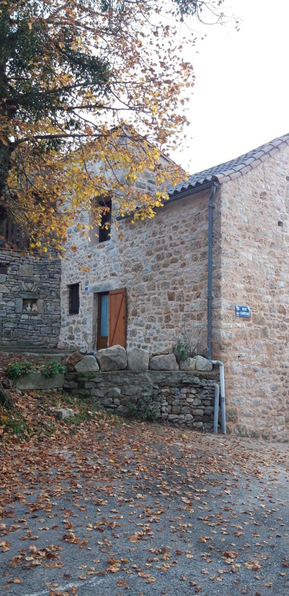 Gite Le Jaya Saint-Georges-de-Luzencon ภายนอก รูปภาพ